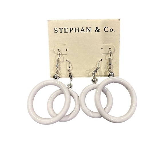 Stephan & Co. White a Retro Style White Double Pair Round Pierced Earrings - Picture 2 of 9